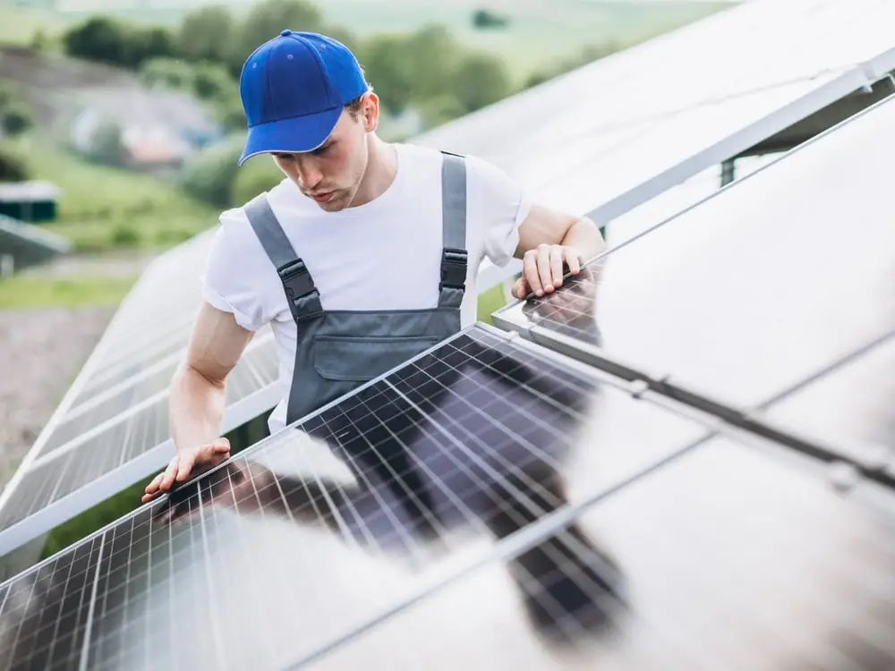 Clean solar panels for improved energy performance