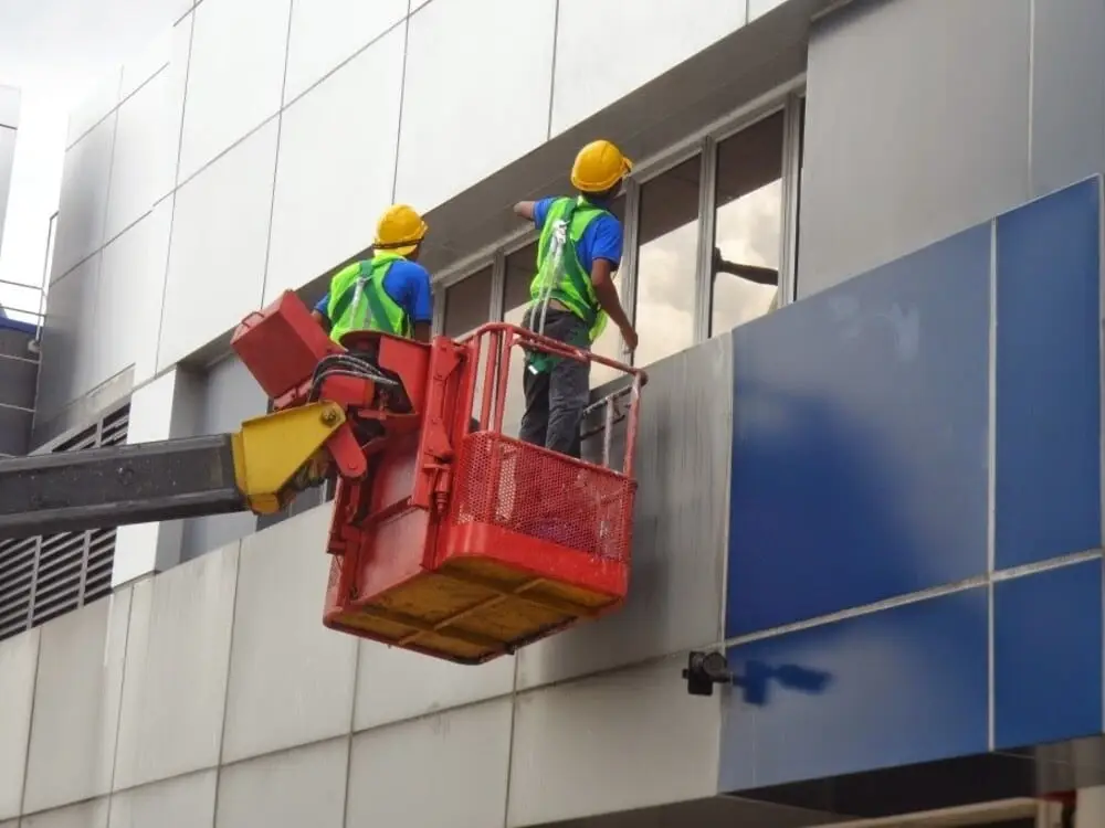 High-rise exterior maintenance using rope access